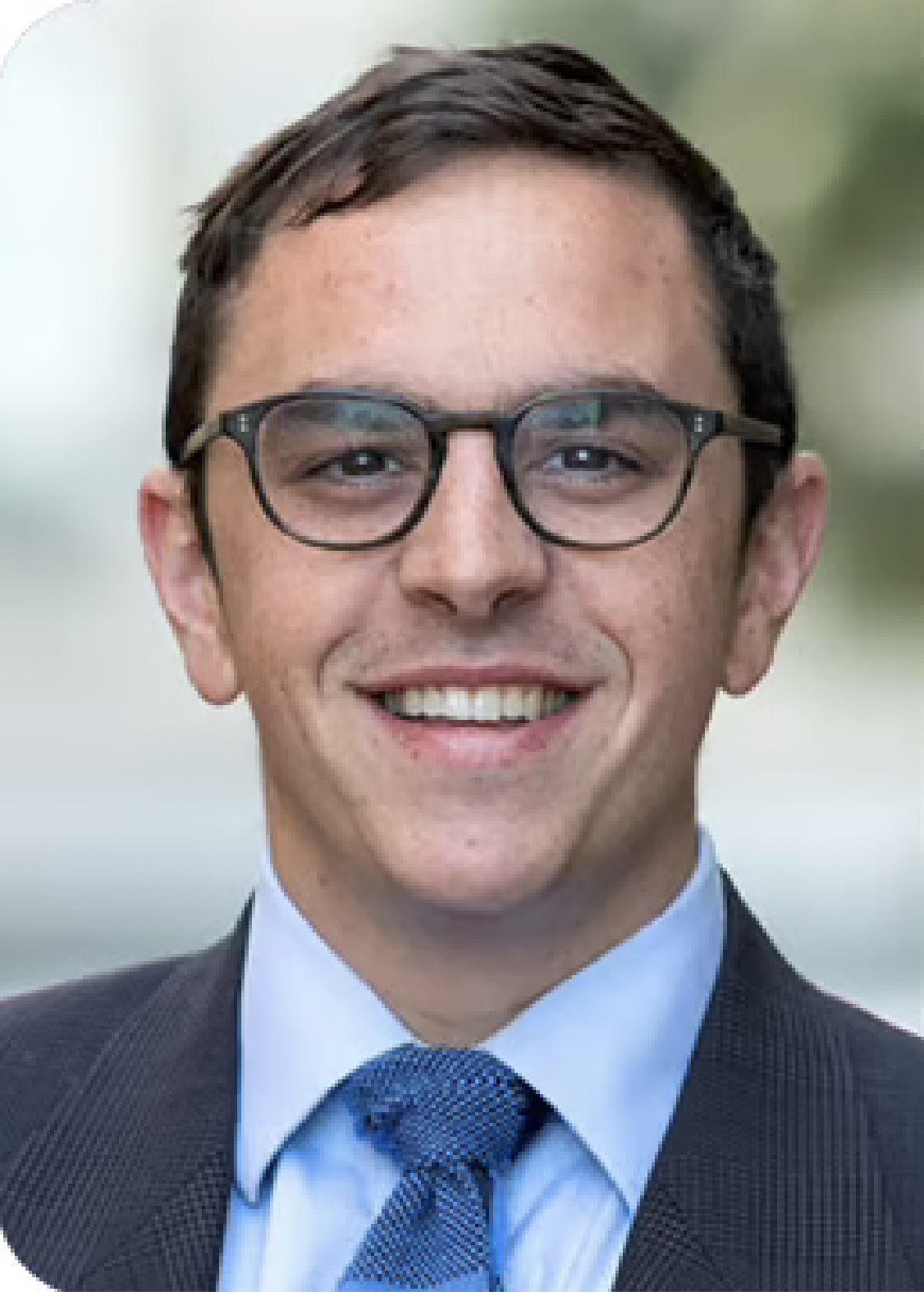 Dr. Dickinson, Cirujano Oral y Maxilofacial en Dr. Soto The Downey Dentist